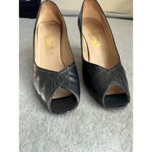 Salvatore Ferragamo Navy Blue Leather Peep Toe Heels Luxury Dark Academia 7.5 AA